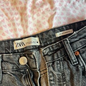 Zara Women's Black Jeans - The 90's Mom Fit